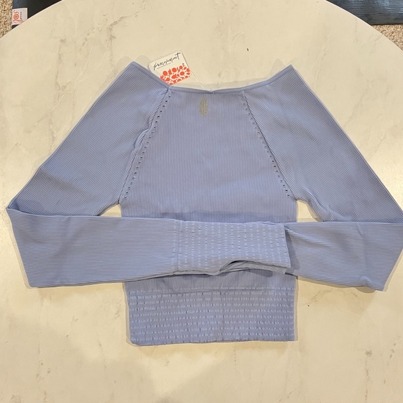 NWT free people movement cut it out long sleeve crop top - Picture 9 of 9
